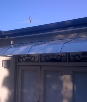 Polycarbon Multiwall Bullnose Window Awnings 5