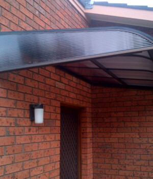 Polycarbon Multiwall Bullnose Window Awnings 7