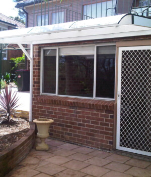 Polycarbon Multiwall Cantilevered Awnings 1